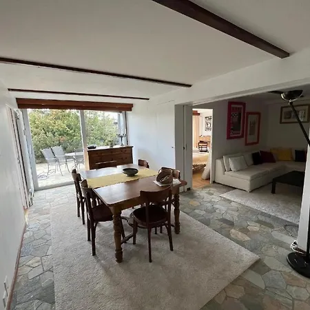 Vaste Pour 4 Personnes Avec Terrasse Et Piscine Apartment