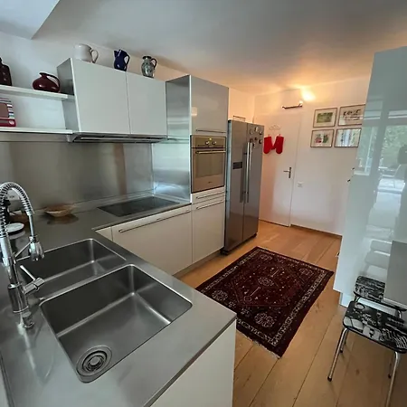 Vaste Pour 4 Personnes Avec Terrasse Et Piscine *